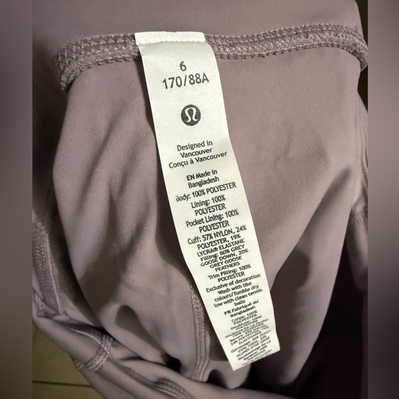 Lulumelon skirt size 6 new purple lilac color - Picture 7 of 7